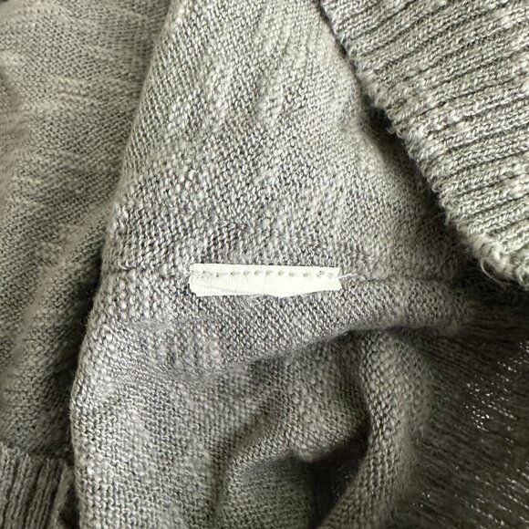 2/$24 Kensie Big Buttons V-Neck Cardigan Pockets Gray Medium #A0463 TRB3 - Picture 6 of 7